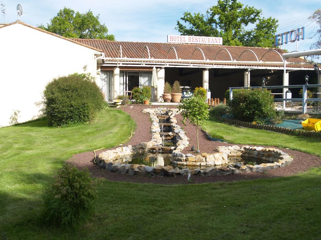 Hotel Au Relais Des Lilas Партене Екстериор снимка