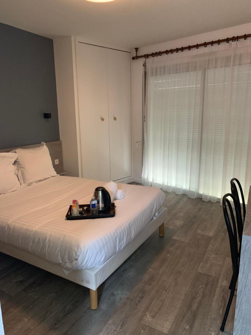 Hotel Au Relais Des Lilas Партене Екстериор снимка