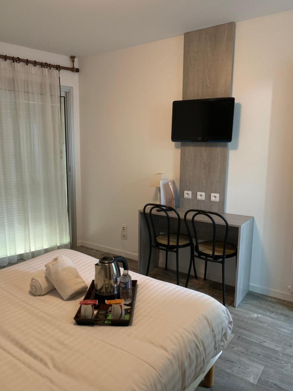 Hotel Au Relais Des Lilas Партене Екстериор снимка